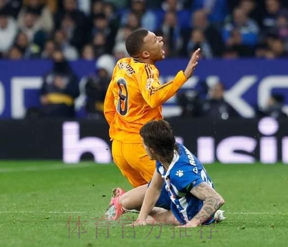 手球判点+绝杀被吹!皇马2遭争议判罚 安帅罕见开炮 手球判点+绝杀被吹!皇马2遭争议判罚 安帅罕见开炮